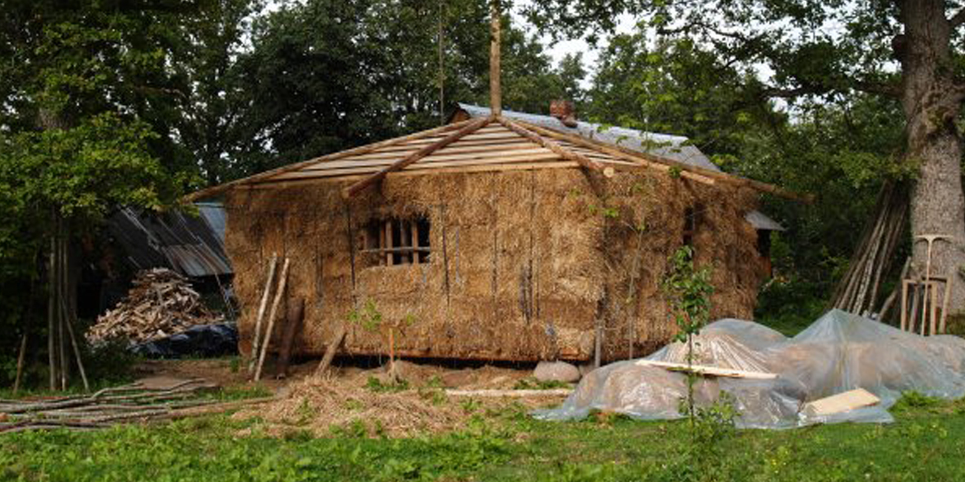 Strawbale-House-Hero-01